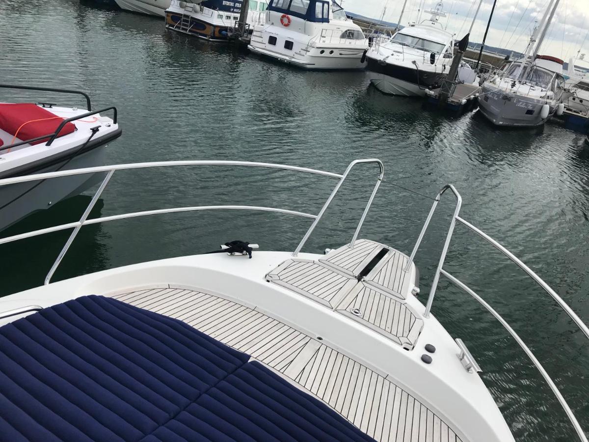 فندق ليمنجتونفي  Adelphi B A Delightful 6 Berth Boat المظهر الخارجي الصورة