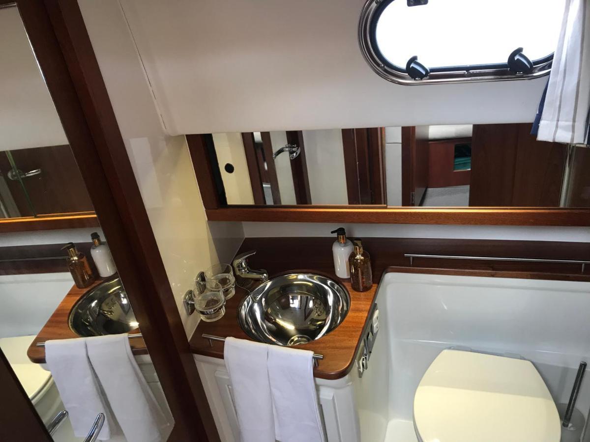 فندق ليمنجتونفي  Adelphi B A Delightful 6 Berth Boat المظهر الخارجي الصورة