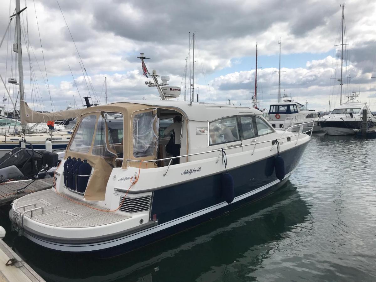 فندق ليمنجتونفي  Adelphi B A Delightful 6 Berth Boat المظهر الخارجي الصورة